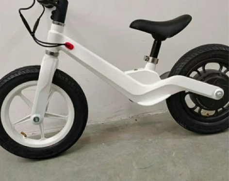 (全新正品)魔幻王国新款儿童电动滑行车飞鸽...