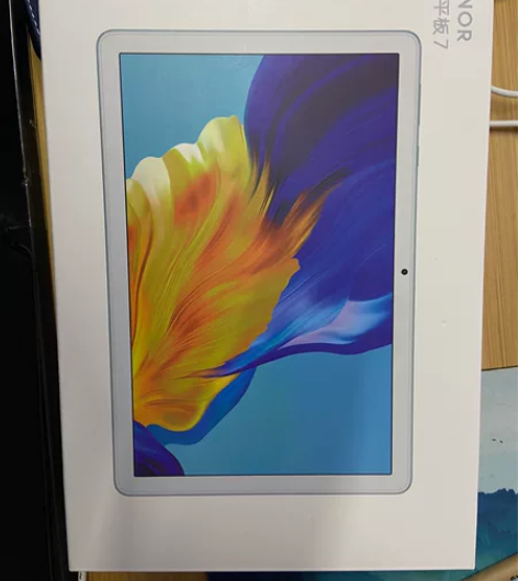 华为荣耀平板 pad7，4+64G，9月份...
