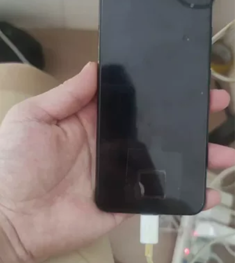 小米cc9e 128+4 99新，没有磕碰没有划痕，以前店里...