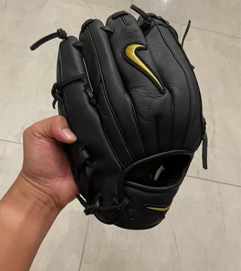 耐克正品12寸牛皮棒球手套，外网卖200刀...