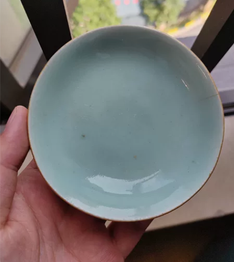 豆青釉碟 光泽粉青这大概是大家对豆青釉的基...