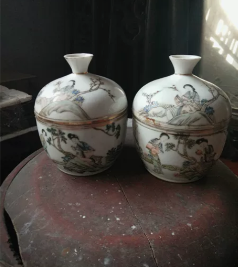 粉彩盖碗 一对，品相完美，一无毛病，东西包...