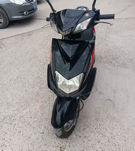 立雅踏板摩托车！21年10月车！一万公里！...