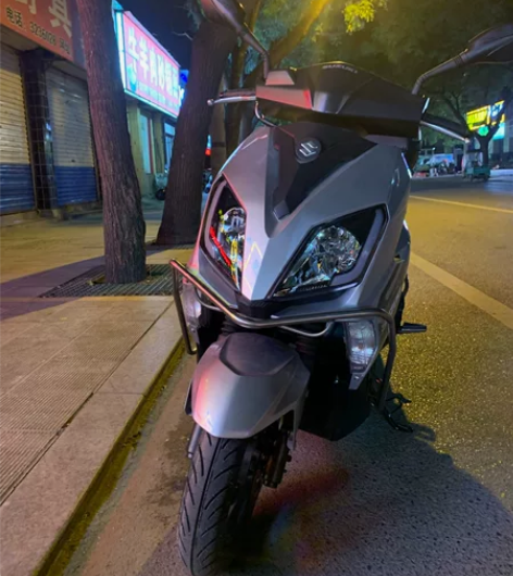 Suzuki/铃木，想卖了搞个无极300骑...