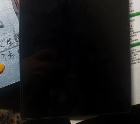 出一个联想pad2022年五月买的，送原装...