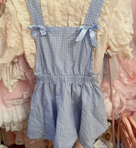 日系软妹蝴蝶结吊带格裙 九新 刚从衣柜拿出...