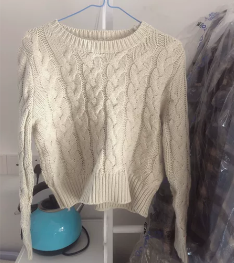 米色秋冬短款毛衣 可配牛仔裤 也可配短裙 ...