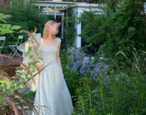 nni2022夏季新款极简风高腰显瘦镂空方...