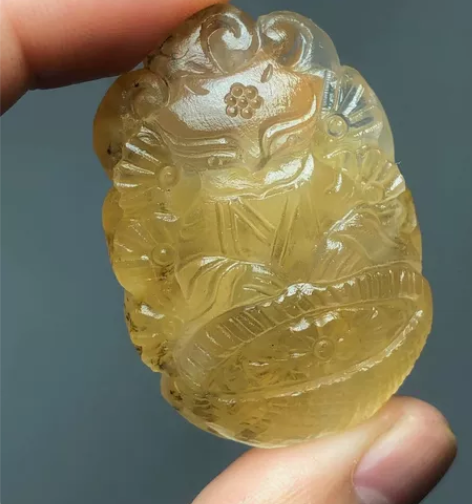 天然水晶，满黄胶花小树水晶花篮狐狐雕刻件 ...