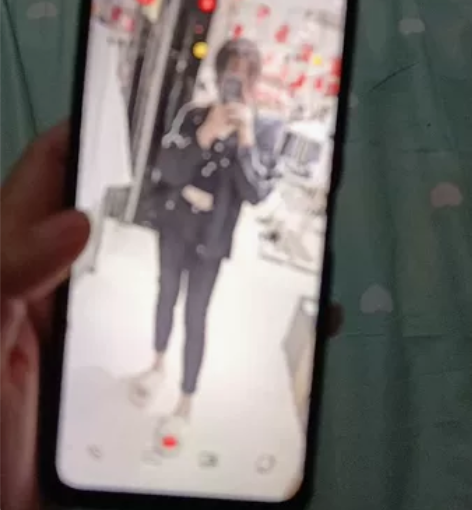 荣耀x20  超级奈斯 换过屏幕然后有的时...