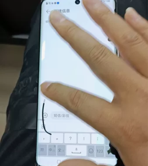 荣耀50带框屏，仔细看图片最右边不触，换过...