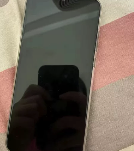 出几乎全新的二手华为荣耀手机,价格可商量,...