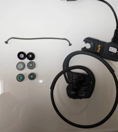 索尼游泳蓝牙耳机ws623，自带4g内存，...