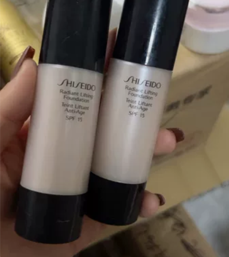 资生堂这是粉底吧，120一个抛  无盒 感...