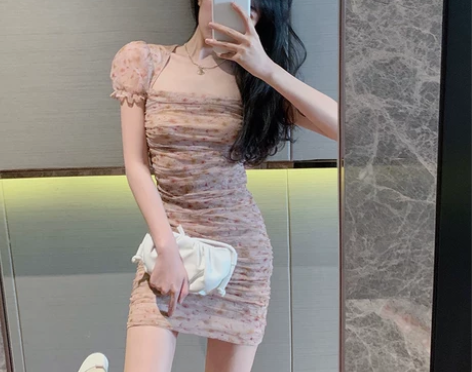 碎花连衣裙女修身方领复古泡泡袖包臀短裙春夏...