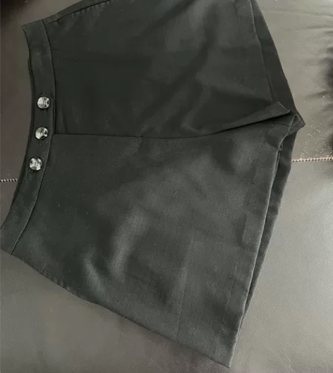 女式西装短裤巨显瘦，直筒短裤，腰围82，裤...