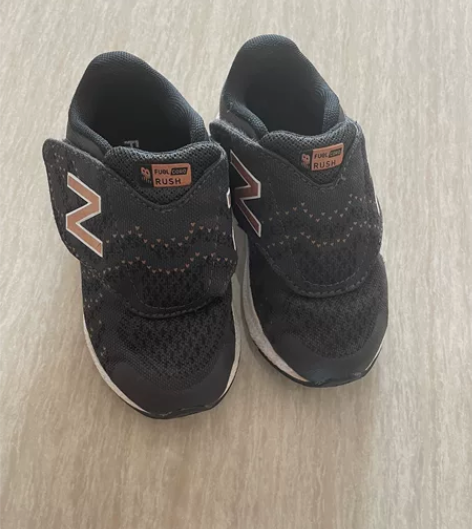 新百伦小童鞋  我们家孩子小时候穿过的  ...