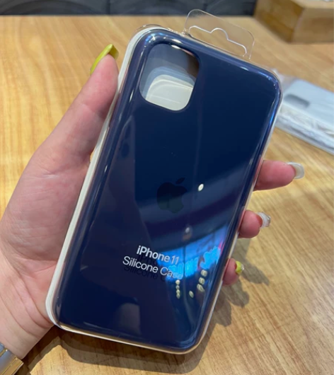 iPhone 11 原装液态硅胶手机壳，黑...