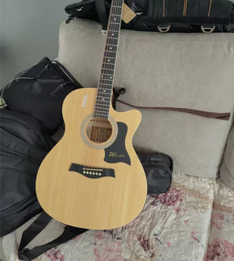 全新吉他， 感兴趣的话点“我想要”和我私聊...