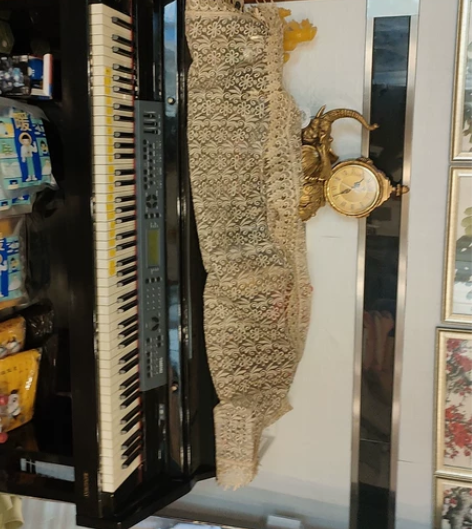 钢琴买来没用几次，在家闲置所以转让给有需要...