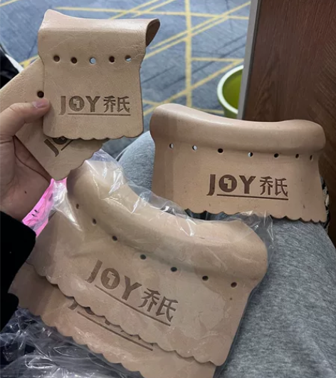 台球袋口,防的乔氏,不是那种一眼假,多出一...