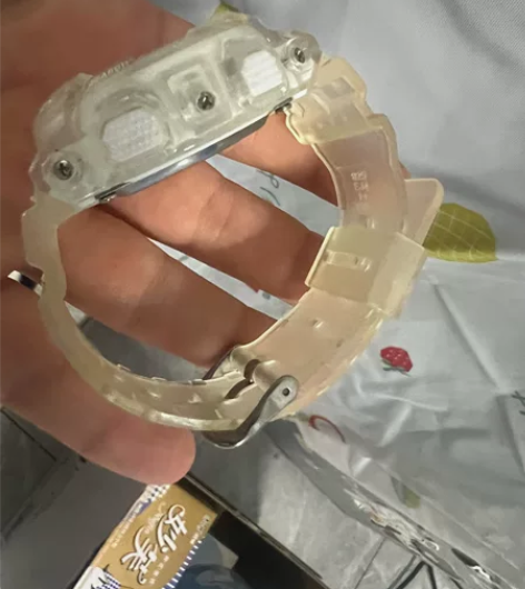 卡西欧冰刃，功能完好，就是表带发黄了，包装...