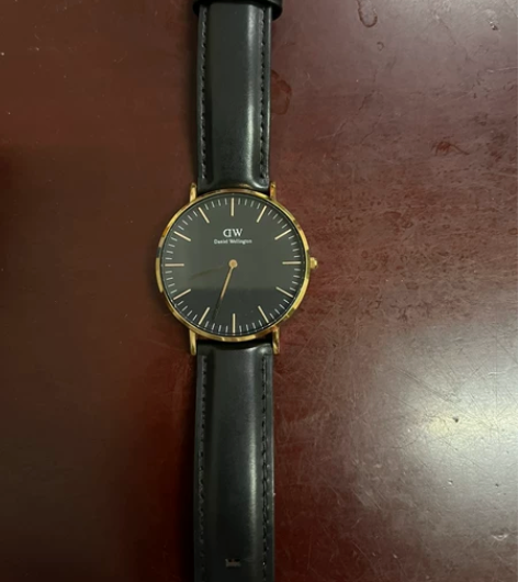 DW手表原价1000,9.9成新,戴了两三...