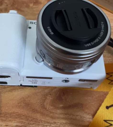 索尼ZV-E10L 套机镜头 全新顺丰到付...