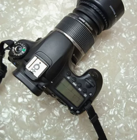 自用单反相机佳能60d旗舰机，带佳能原装防...