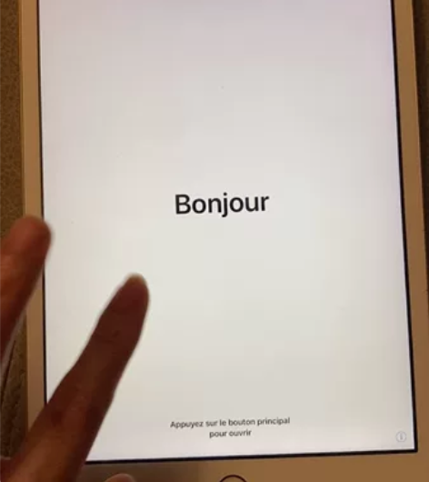 iPad mini一代，应该是16G的，屏...