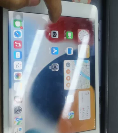 ipad mini4  后压瑕疵显示屏幕 ...