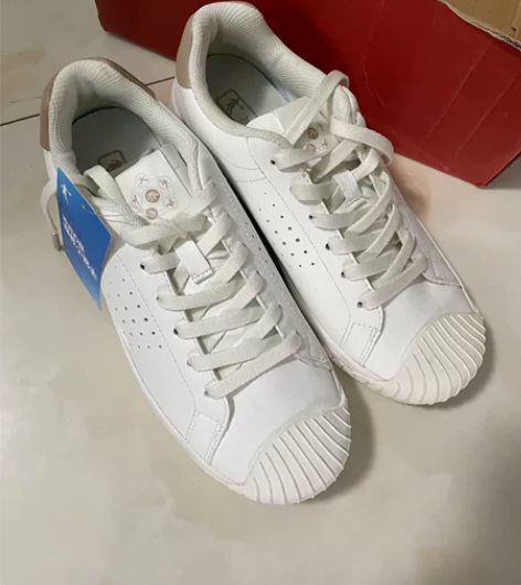 #乔丹 乔丹37.5码白色贝壳头板鞋 买来...