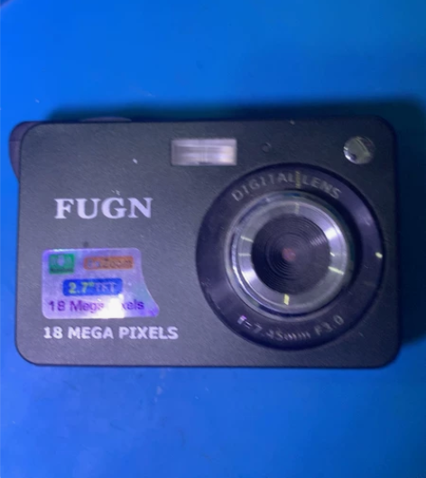 数码相机，完好，成色95新 感兴趣的话点“...