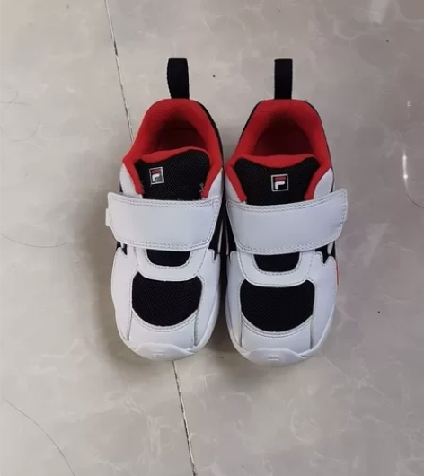 斐乐10C.没穿过几次，130包邮 感兴趣...