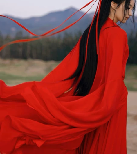 红色魏晋古风武侠古装汉服女冬中国风舞蹈演出...