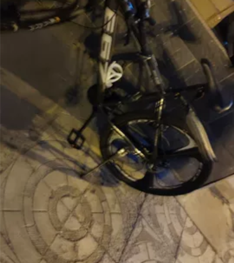 在京东上买的icolour山地自行车，三刀...