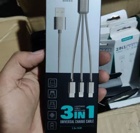 罗马仕充电线，一拖三，全新未拆封，12块一...