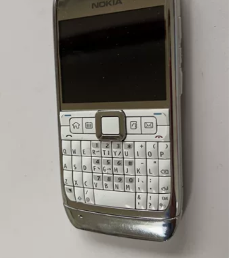 怀旧诺基亚E71，无拆无修，带充电线！ 感...