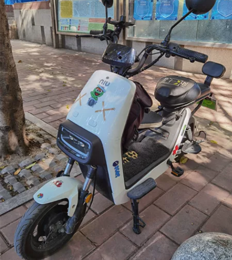 小牛电动G0全改,大刀勿扰,外观低调的通勤怪兽,叔叔也不会查... 小牛电动G0全改,大刀勿扰,外观低调的通勤怪兽,叔叔也不会查...