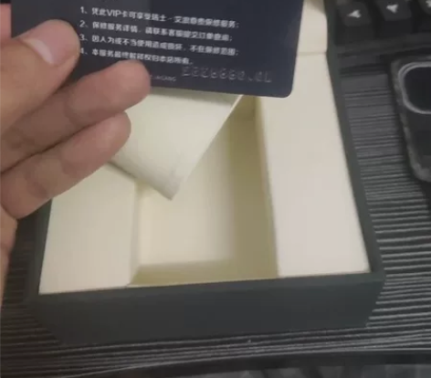 双飞轮手表 代友出售 今年六百多买的买了就...