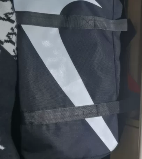 出Nike挎包，可提可挎，全新，吊牌防尘袋...