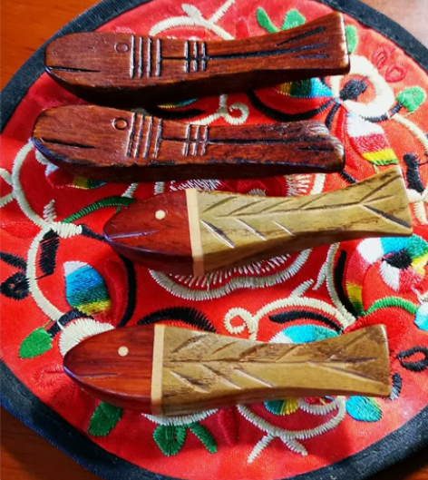 日本带回，实木 天然大漆筷子架、毛笔架，两...