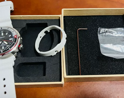 精工 SNE454P1 原装白色护甲 刚换...