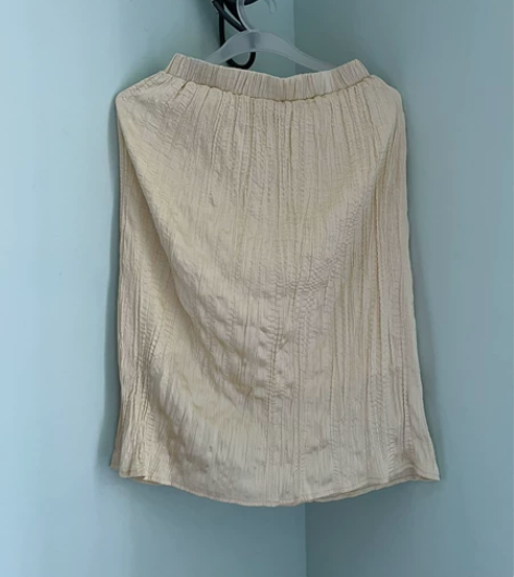 黄色百褶裙半身裙没穿过，均码有内衬，包邮的...