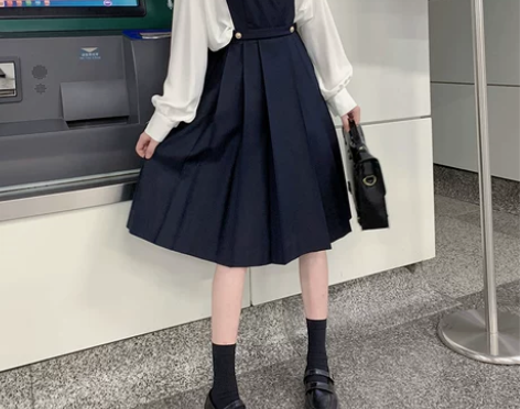 酱果原创日系学院风女子高中生护奶裙刺绣大摆...