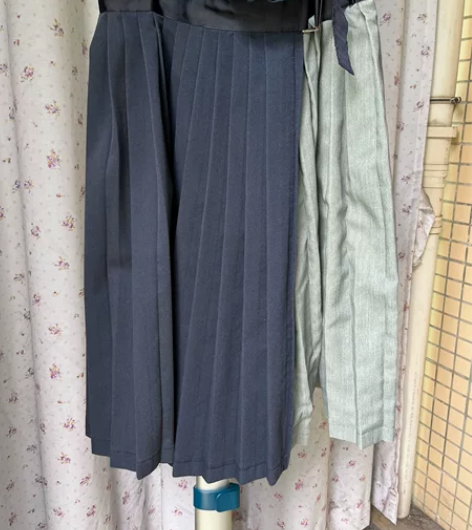 拼色百褶中裙M码 一片式的收腰百褶裙（中高...