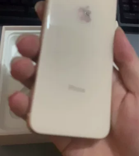 苹果8港版64g 自用一手 仅更换过电池购...