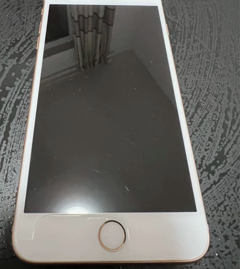 苹果8plus 国行64G 屏幕右上角有磕...