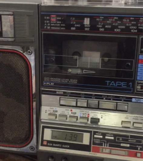 原装夏普GF800收录机，成色好，收音，磁...