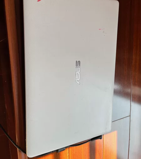 华硕笔记本电脑,同城自提,功能都正常,之前...